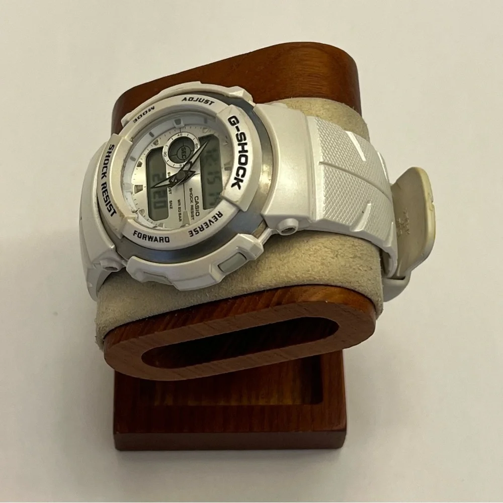 G-Shock‎ G-300LV-7A White Resin Digital